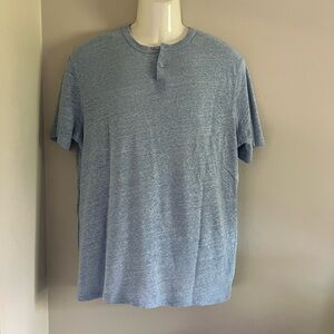 Saks Fifth Avenue Light Blue Short Sleeve Henley T- Shirt Size: XL MSRP: $89